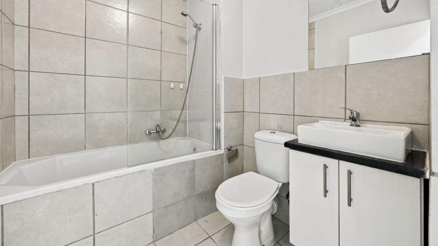 To Let 2 Bedroom Property for Rent in Lemoenkloof Western Cape